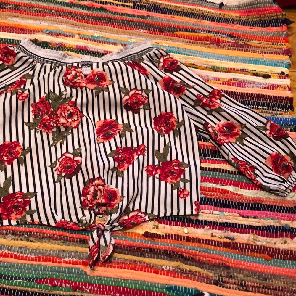 Off shoulder long sleeve